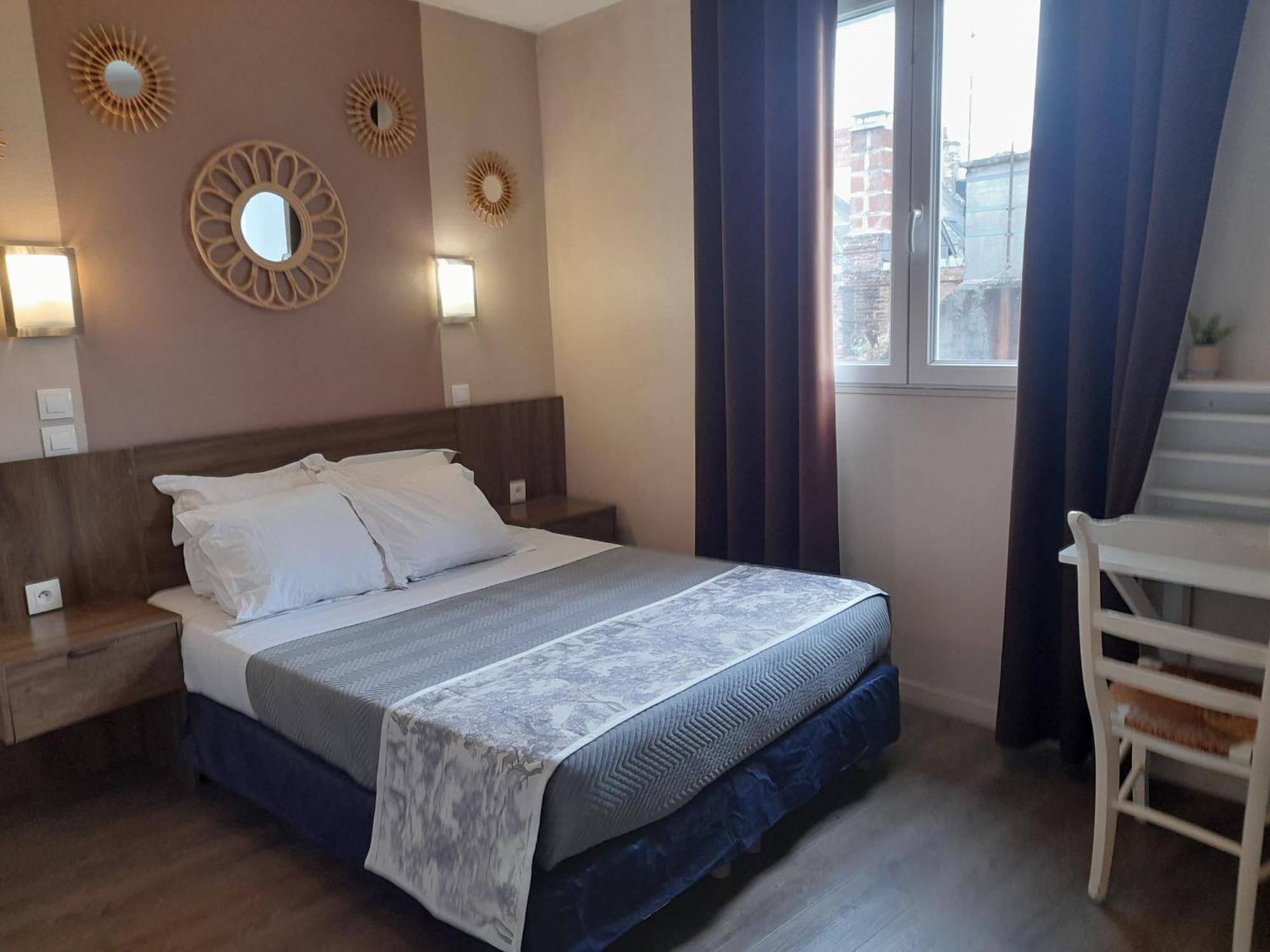 Hotel Le Vauban Карентан Екстериор снимка